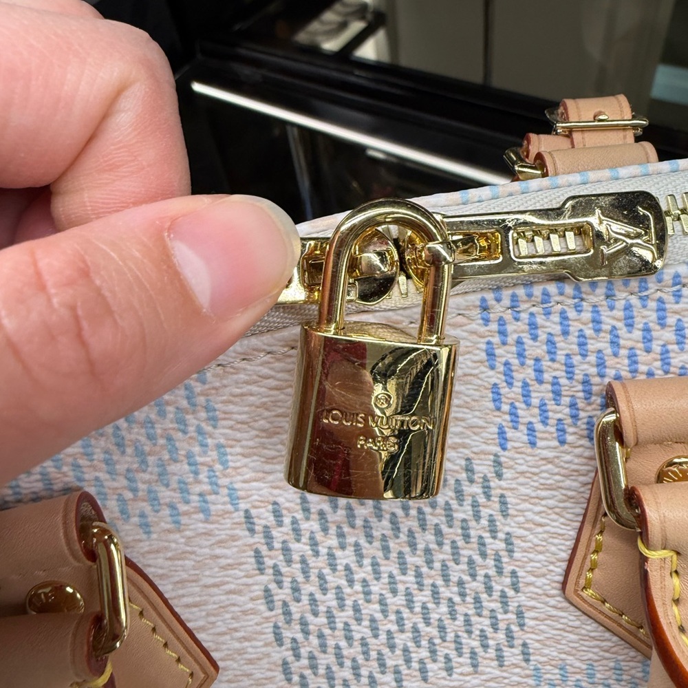 Louis Vuitton Cream, Tan, and Green Speedy 20 Bag - Picture 3 of 16